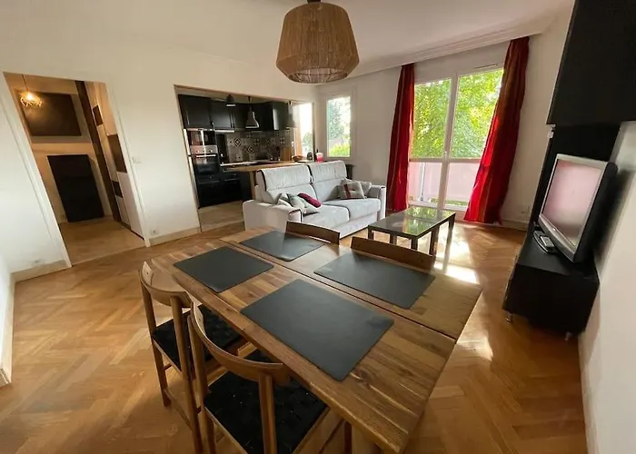Le Relais Des Cyclamens Bron