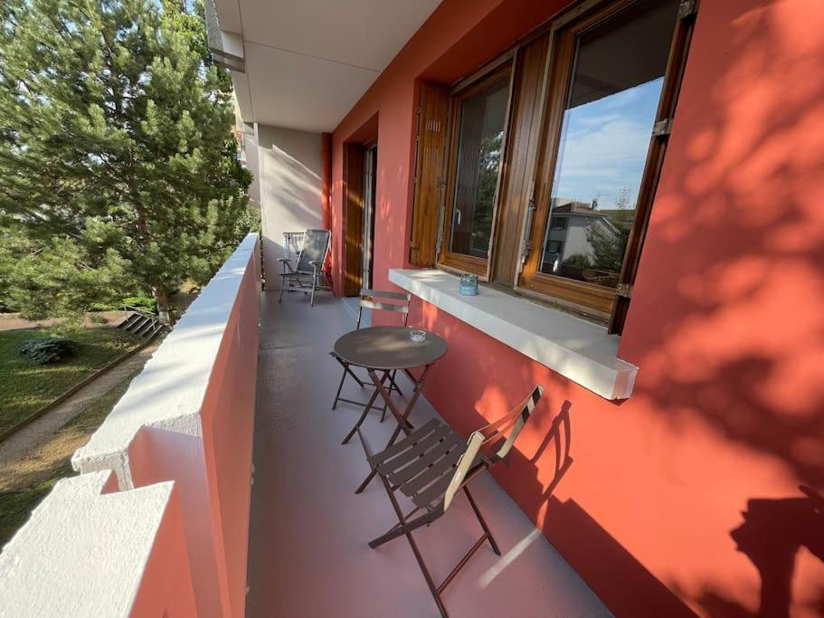 Le Relais Des Cyclamens Bron